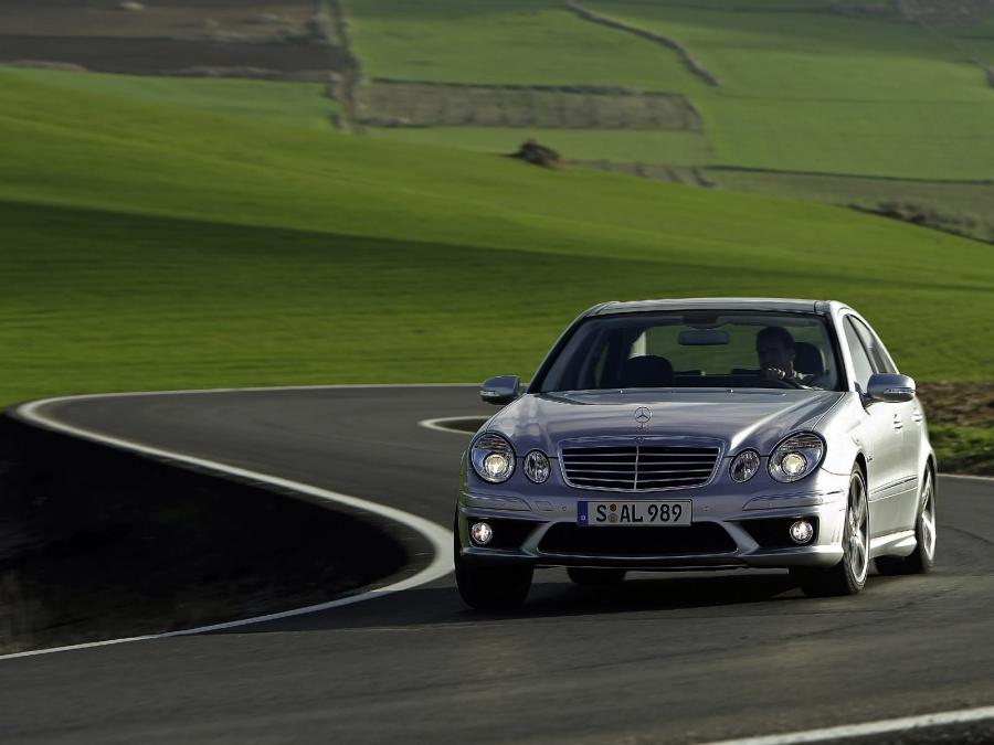  Mercedes-Benz E63 AMG 2006 года  (фото 21 из 22)